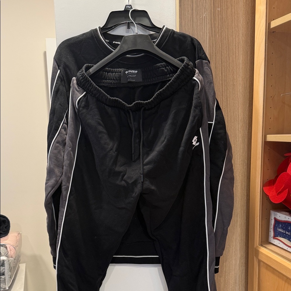 Black and Gray Men's Joggers sets